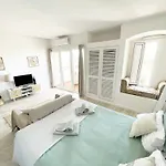 Seaview - 10 Min. Beach, Private Condo, Pool, Grill & Free Parking البوفيرا