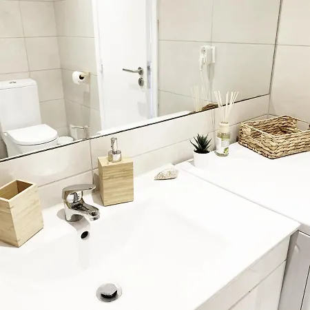 Apartament Seaview - 10 Min. Beach, Private Condo, Pool, Grill & Free Parking