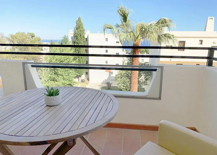 Seaview - 10 Min. Beach, Private Condo, Pool, Grill & Free Parking Apartament Albufeira