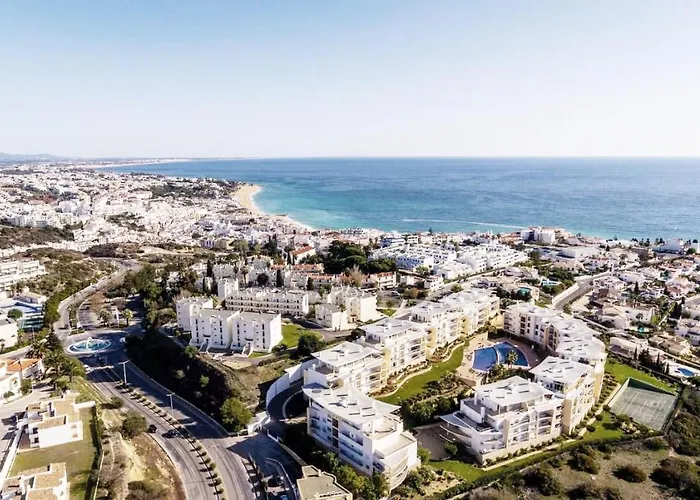 Apartament Seaview - 10 Min. Beach, Private Condo, Pool, Grill & Free Parking