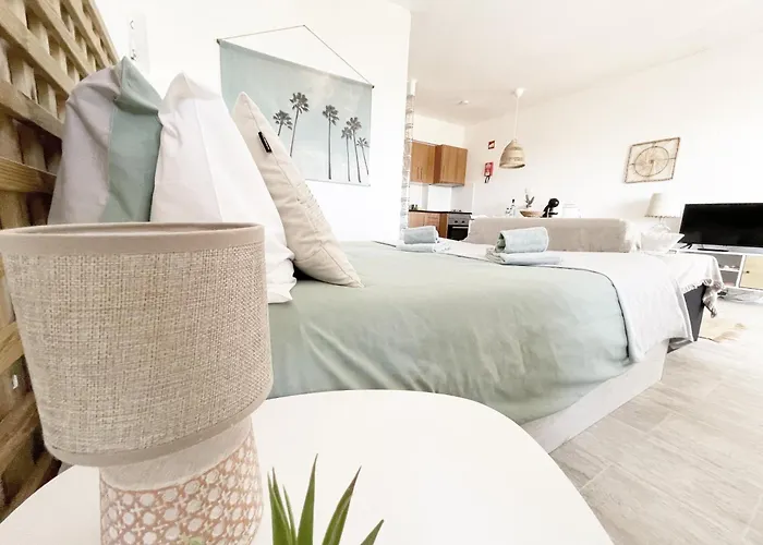 Seaview - 10 Min. Beach, Private Condo, Pool, Grill & Free Parking Apartament *