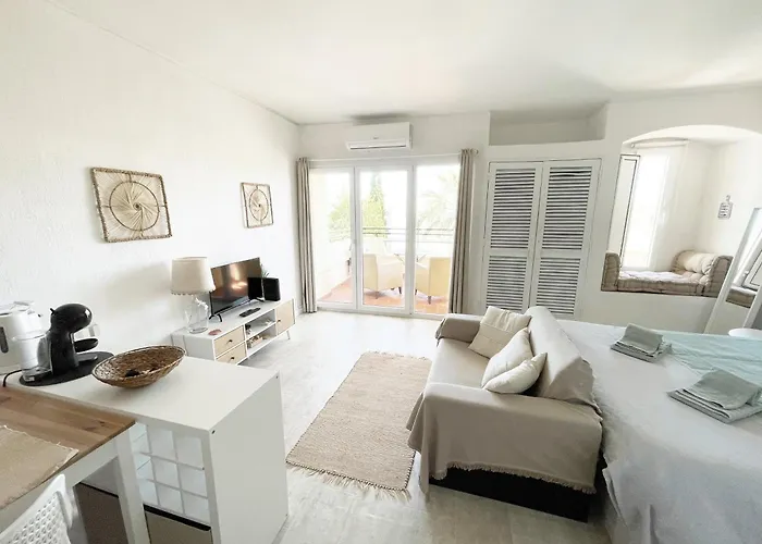 Seaview - 10 Min. Beach, Private Condo, Pool, Grill & Free Parking Apartament Albufeira