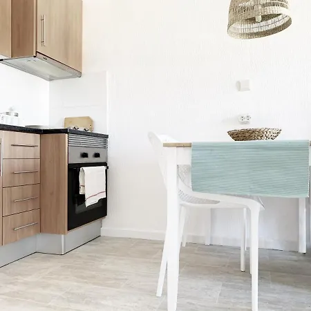 Seaview - 10 Min. Beach, Private Condo, Pool, Grill & Free Parking *