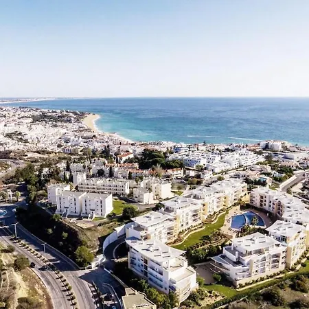 Apartment Seaview - 10 Min. Beach, Private Condo, Pool, Grill & Free Parking