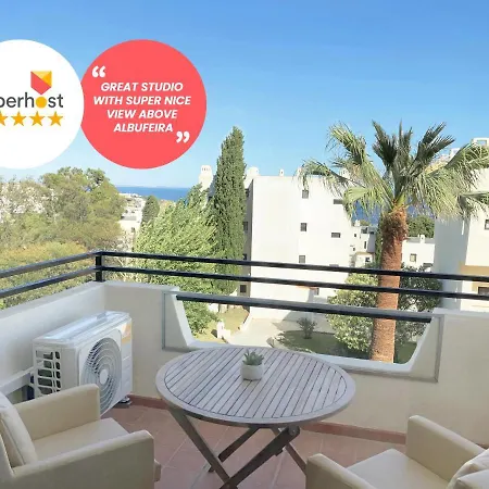 Seaview - 10 Min. Beach, Private Condo, Pool, Grill & Free Parking Apartment Albufeira
