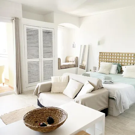 Apartment Seaview - 10 Min. Beach, Private Condo, Pool, Grill & Free Parking