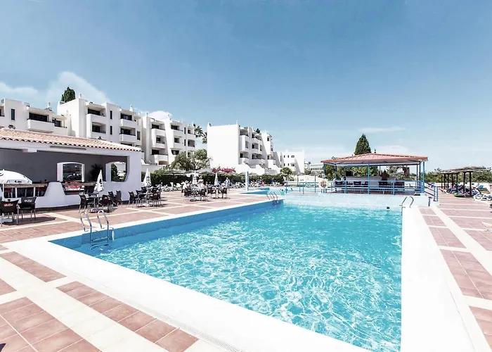 Seaview - 10 Min. Beach, Private Condo, Pool, Grill & Free Parking