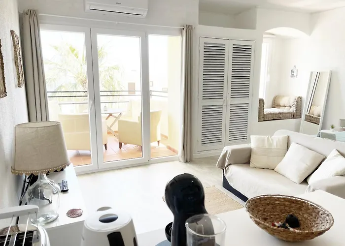 Seaview - 10 Min. Beach, Private Condo, Pool, Grill & Free Parking Albufeira