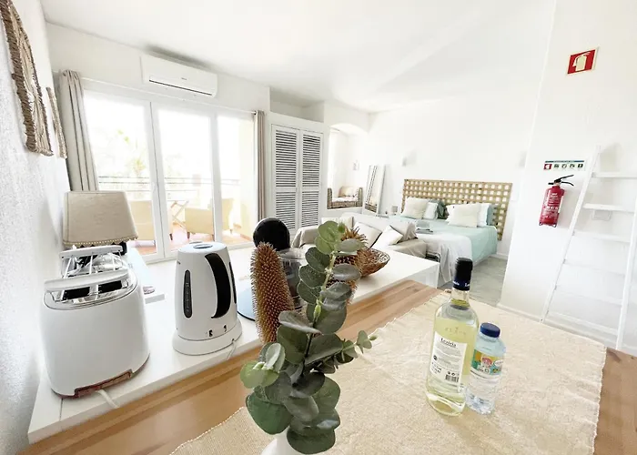 Seaview - 10 Min. Beach, Private Condo, Pool, Grill & Free Parking Lejlighed *