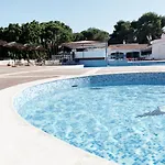 Seaview - 10 Min. Beach, Private Condo, Pool, Grill & Free Parking Lägenhet *