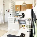 Lägenhet Seaview - 10 Min. Beach, Private Condo, Pool, Grill & Free Parking Albufeira