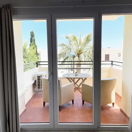 Seaview - 10 Min. Beach, Private Condo, Pool, Grill & Free Parking Apartment Albufeira